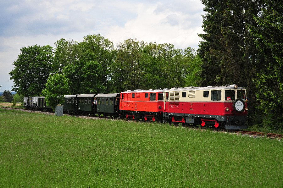 NÖVOG V5 und V12 Doppeltraktion 69